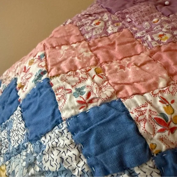 1930s Hand-stitched Diamond Quilt‎ - Picture 9 of 11
